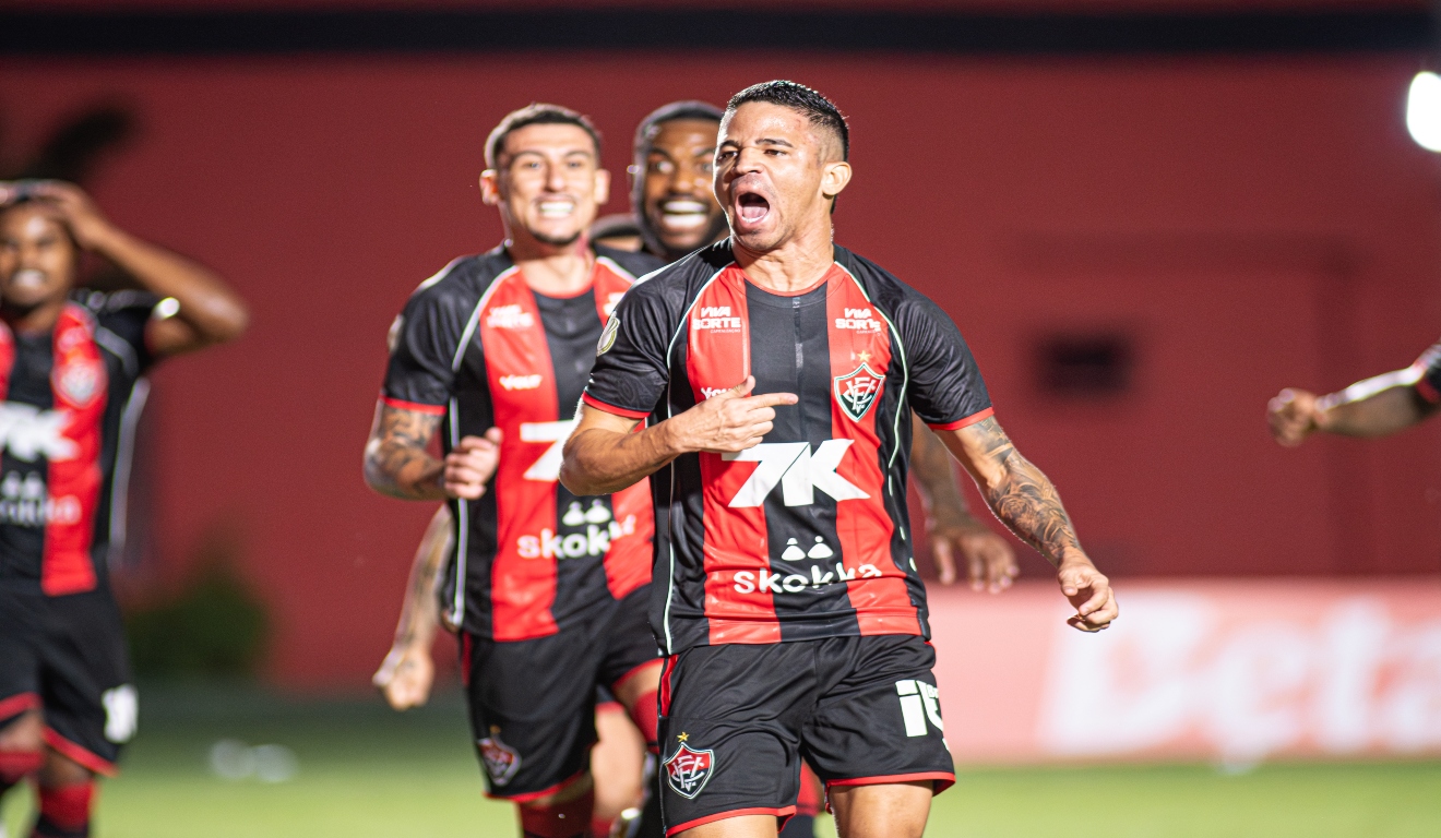 Vitória vence o Flamengo por 2 a 0 e avança na Copa do Brasil