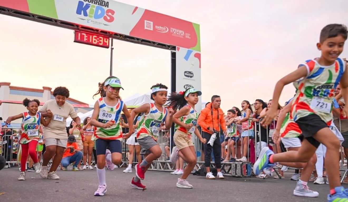Crianças participando da Corrida Kids Boulevard no Boulevard Shopping