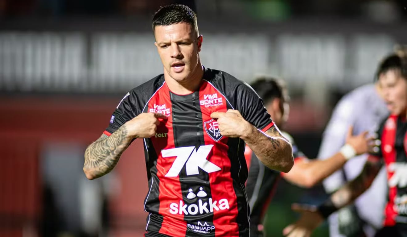 Vitória perde Renê para jogo contra o Athletico-PR